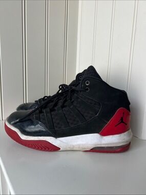 Jordan Max Aura Black and Gym Red Colorway High-Top Basketball Sneakers 6Y